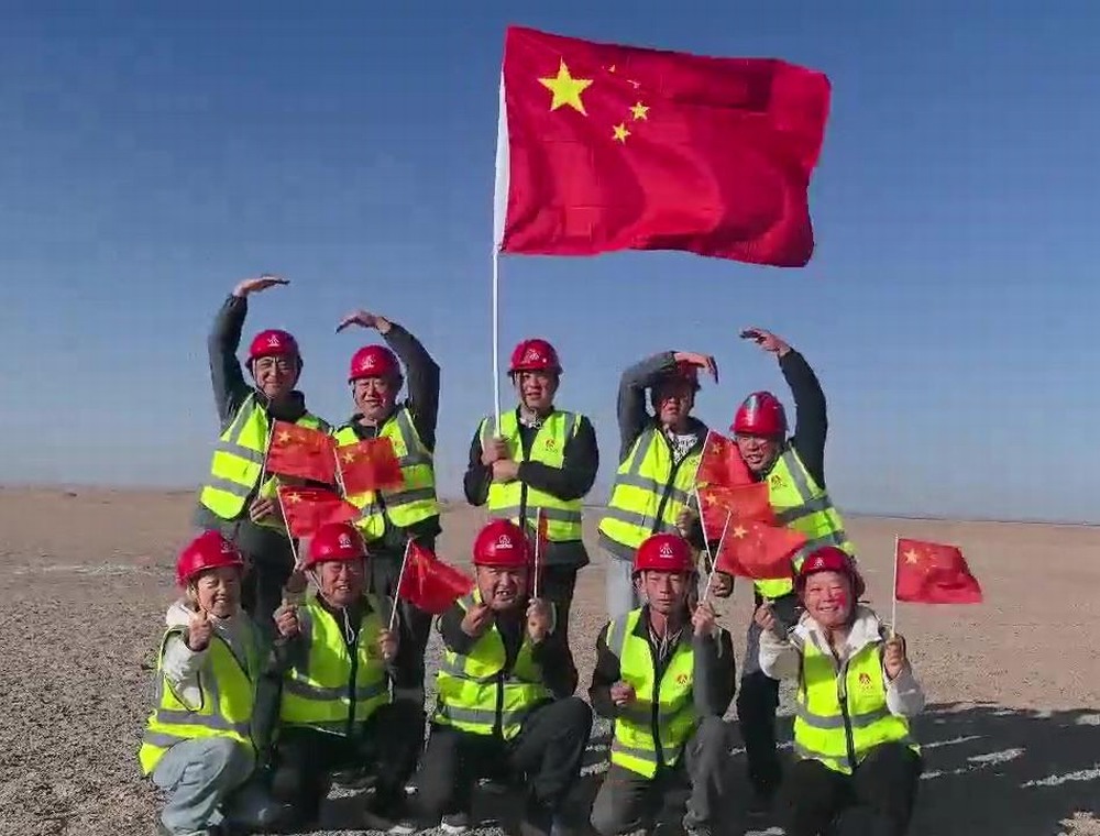 扎根在戈壁深处的乐虎建设人 扎根在戈壁深处的乐虎建设人